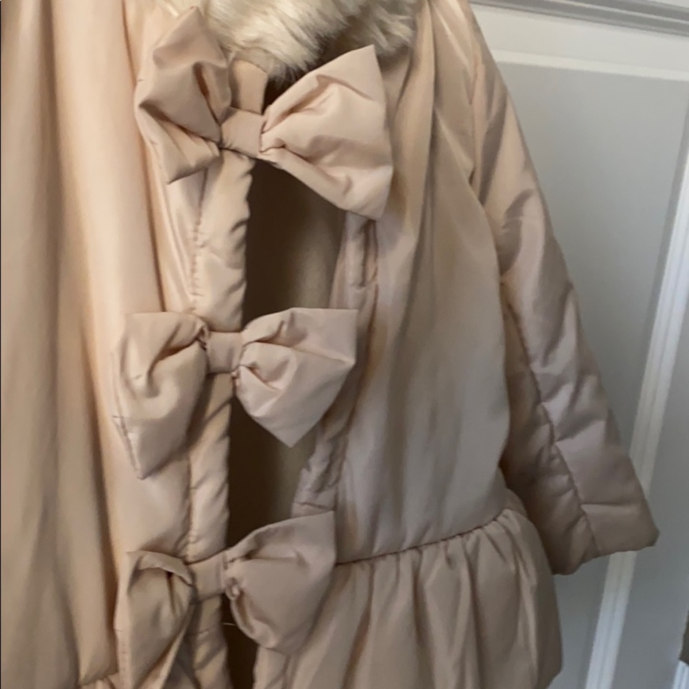 Girls cream bow button up puffer jacket - Picture 2 of 6